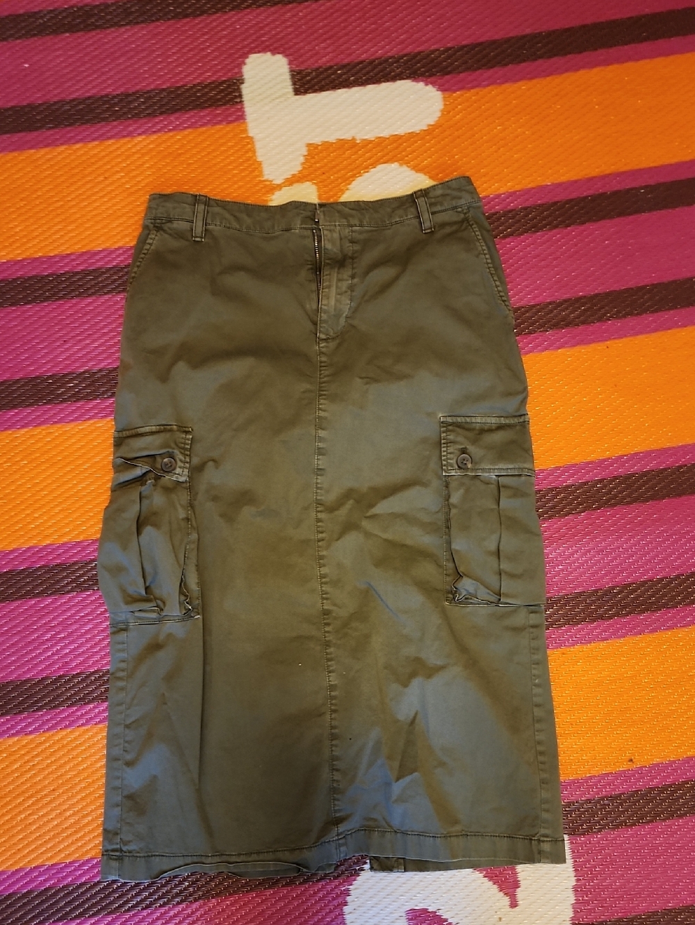 Women's Olive Cargo Midi Skirt - Utility Pocket Design